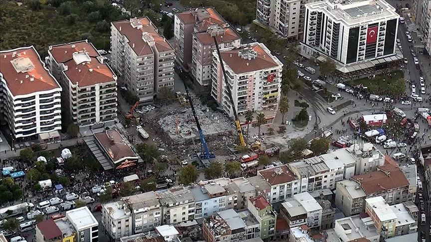 İzmir depreminde yıkılan Rıza Bey Apartmanı'na ilişkin davaya devam edildi