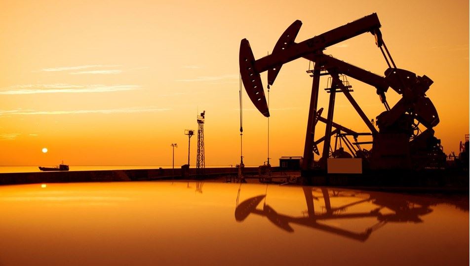 Dünya petrol piyasasında düşüş devam ediyor