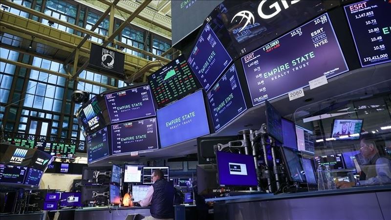 Global markets start the new week cautiously